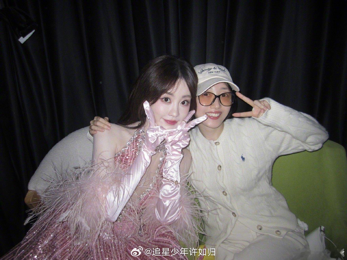 蒋梦婕发了祝绪丹的合照蒋梦婕晒和祝绪丹合照这对“浪姐6”姐妹花也太过甜美了吧！