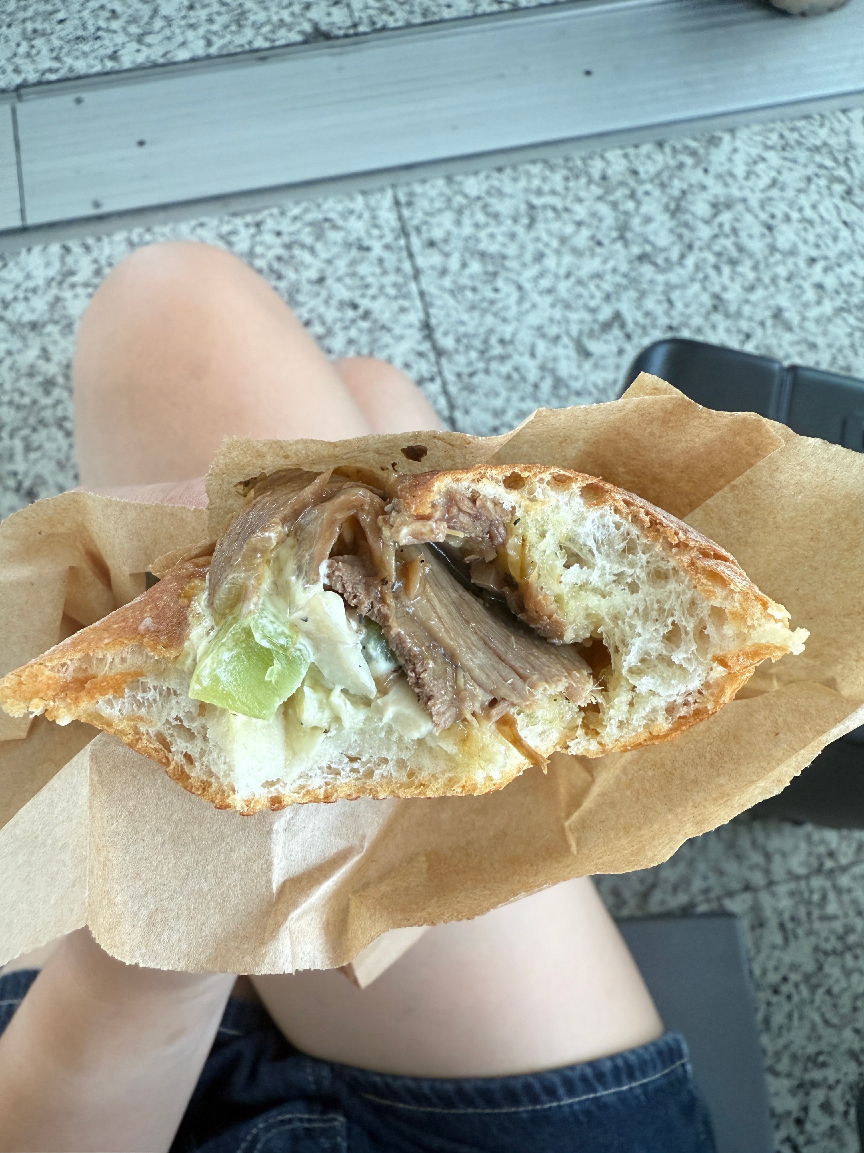 分享好吃的！星巴克的两个牛肉法棍都是我的爱🥖川香牛肉法棍&滇香菌菇牛肉法棍今天