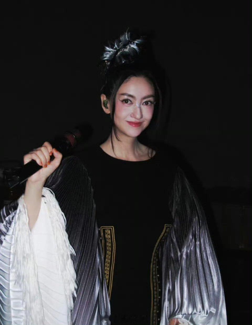 歌手2026《歌手2026》将于5月22日迎来首场直播竞演，当前最受关注的是其革