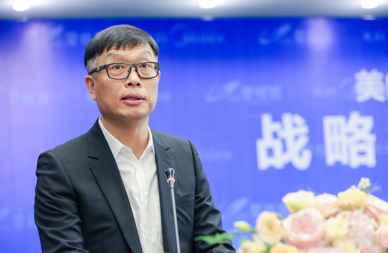 美的‘隐形冠军’高调出圈：学小米搞人设背后，是传统家电的集体焦虑还是基本功的迷失？