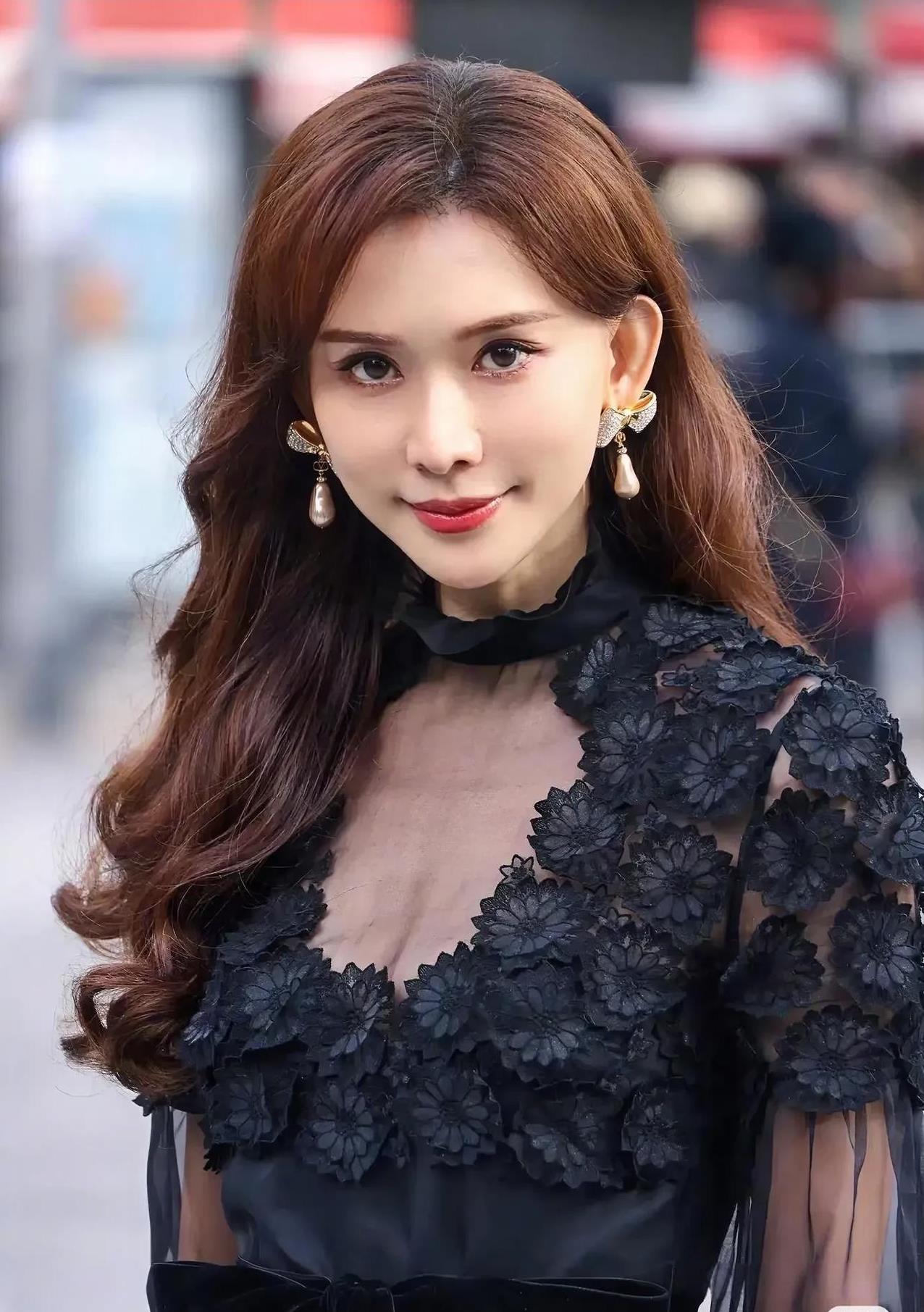 终于弄明白，为什么林志玲嫁到日本后就变得畏畏缩缩了，不是因为她老公黑泽良平的