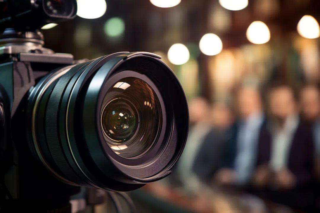 我干自媒体10年了，发现个有意思的事:好多人赚不到💰，不是因为懒，而是开头就想