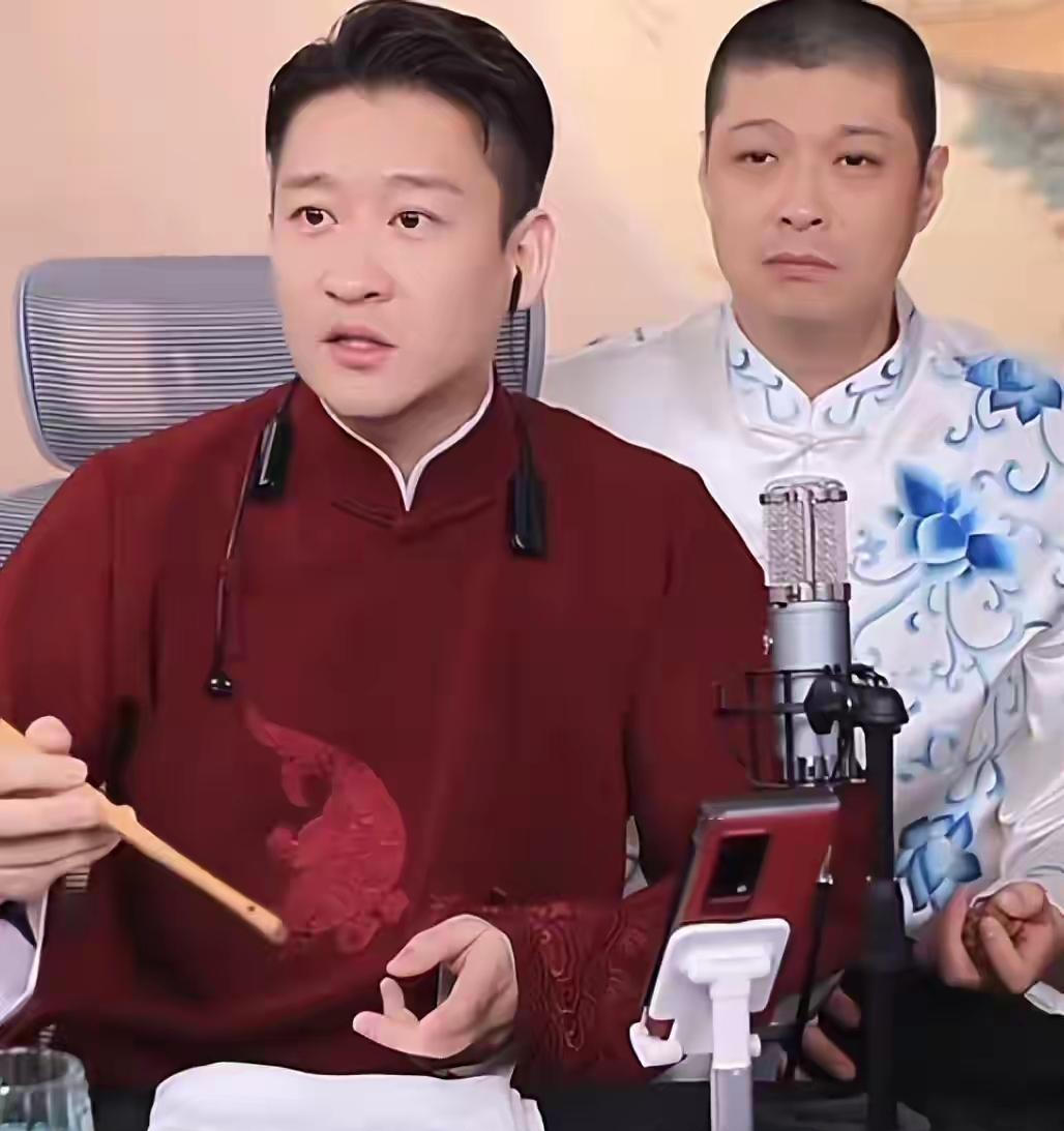 曹云金直播的时说到相声学员招生时说:现在相声招生就是胡闹，因为现在那么多相声演员