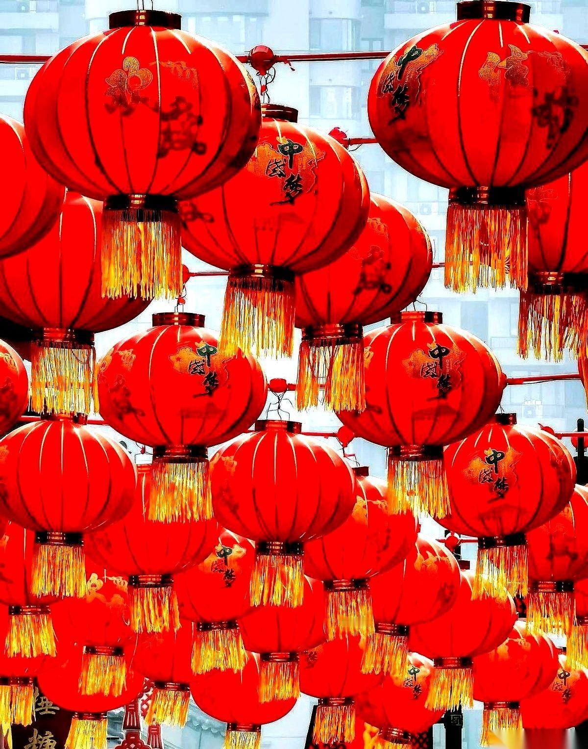 青岛今年的糖球会，我一琢磨，后背有点发凉。这哪是换个地方。这简直是一场蓄谋已