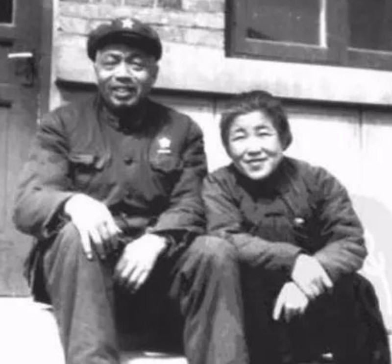 1960年，沈阳军区后勤部部长周玉成中将奉调进京，担任了总后副部长一职。离沈前，