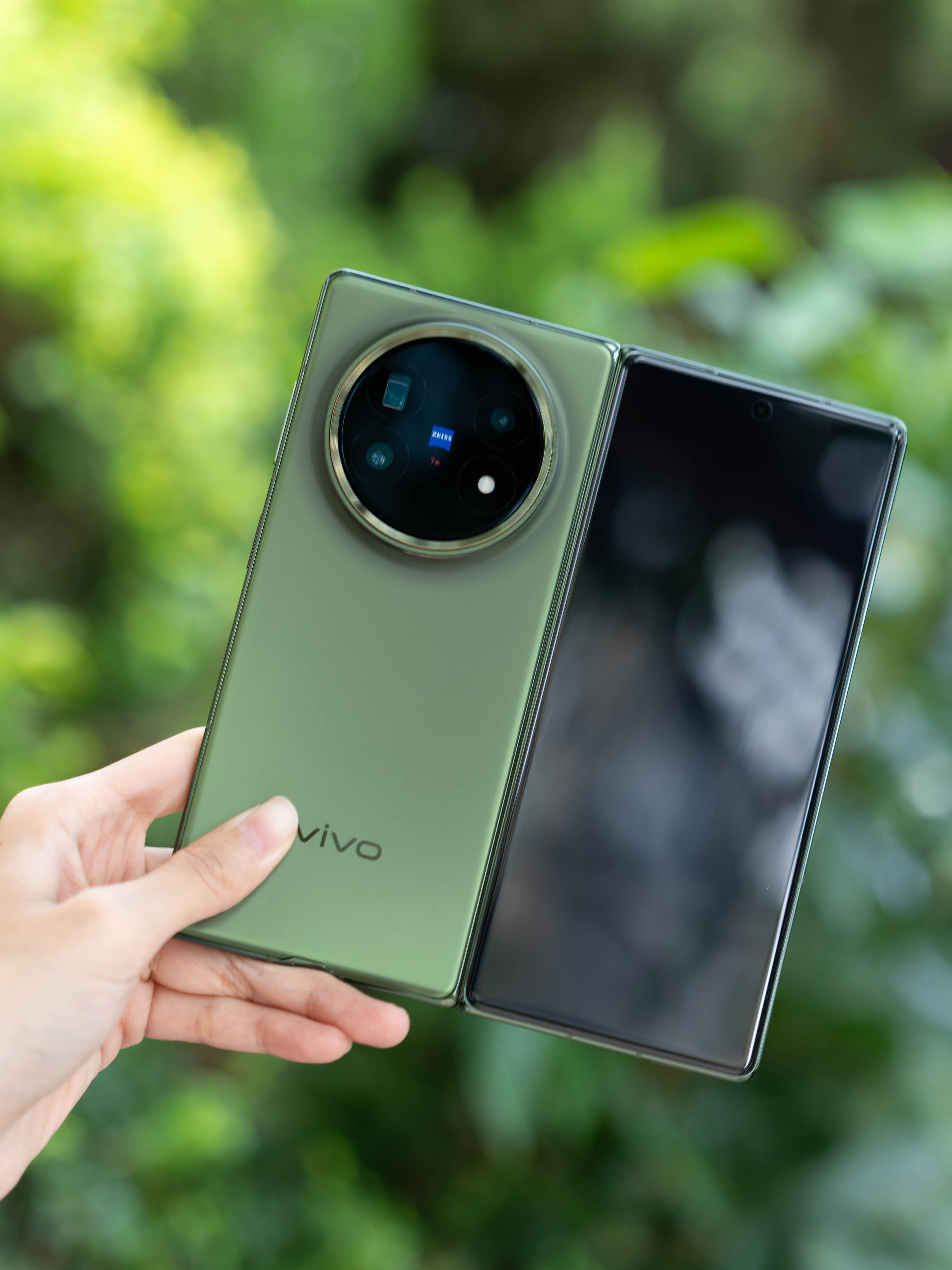 之前一直有在用vivoXFold5，大屏办公很顺手，原子工作台支持一主四副五