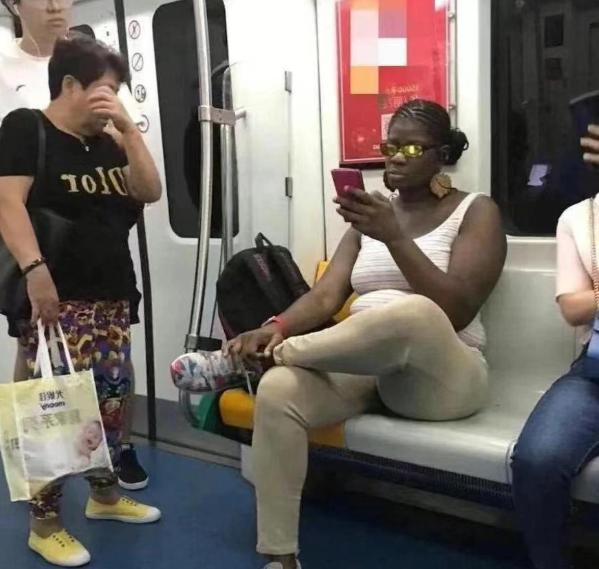 最近广州黑人又火了！广州的黑人问题太简单不是歧视不歧视。也不是包容不