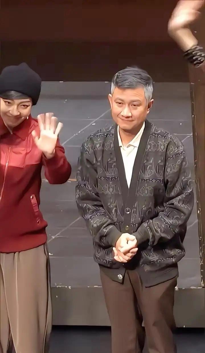 卓伟为拍文章实锤，整整蹲守8个月，对方托人说情、花钱买断全被拒，最终引爆轰动全网