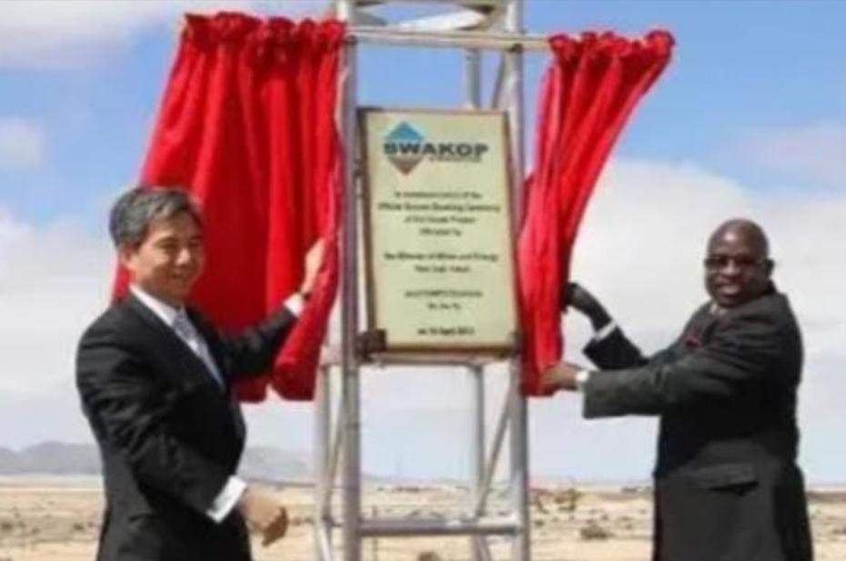 中国雪中送炭4000吨大米，非洲小国反手送出“天价大礼包”，就连西方国家都红