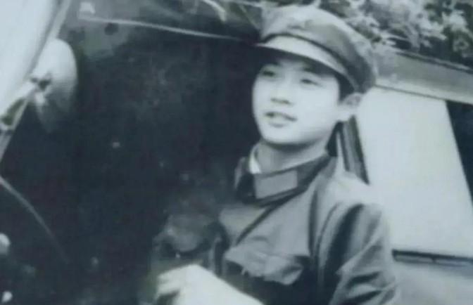 1979年对越自卫反击战，一名战士被两名越南女兵抓走，越南女兵对他说：”只要跟着