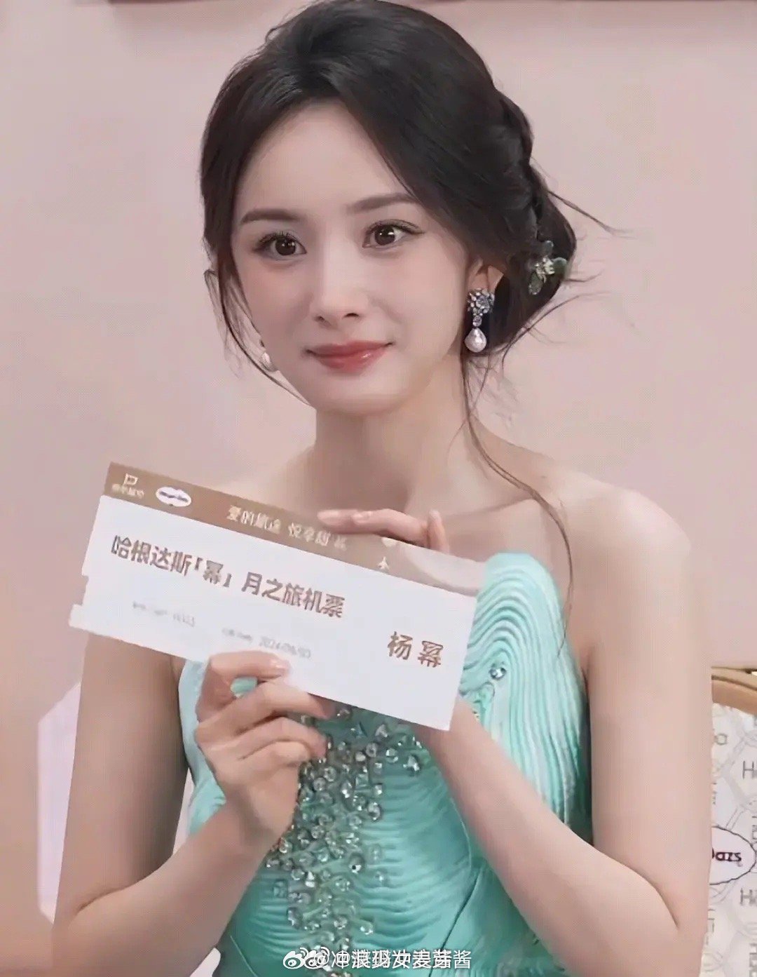杨幂那么有钱，当年为什么没有要女儿小糯米的抚养权？​​​