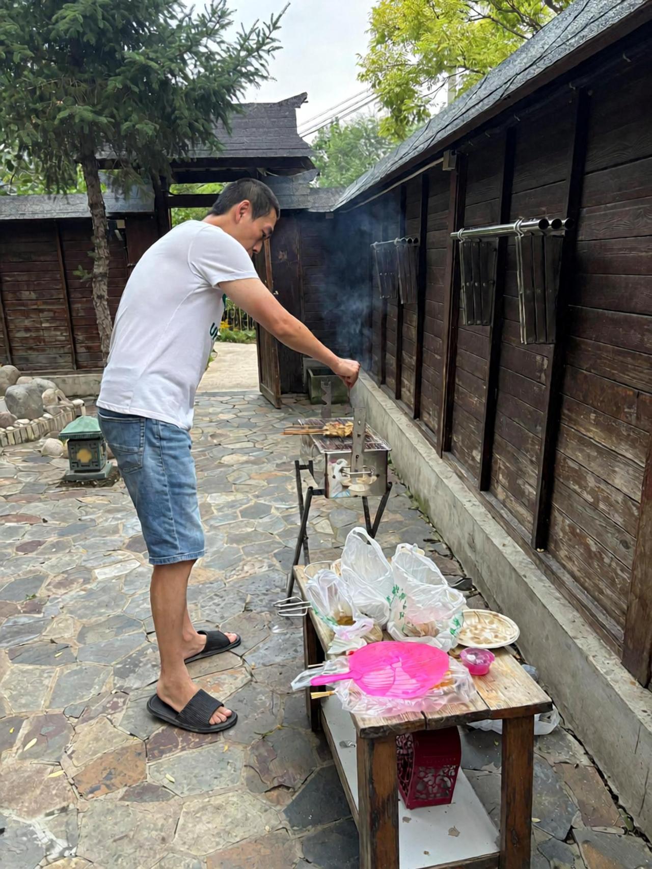 今日回村烧烤