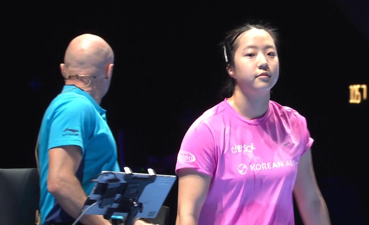 突发！申裕斌怎么突然走出赛场？她并没拿衣服呀，不是去换衣服，干啥去了？