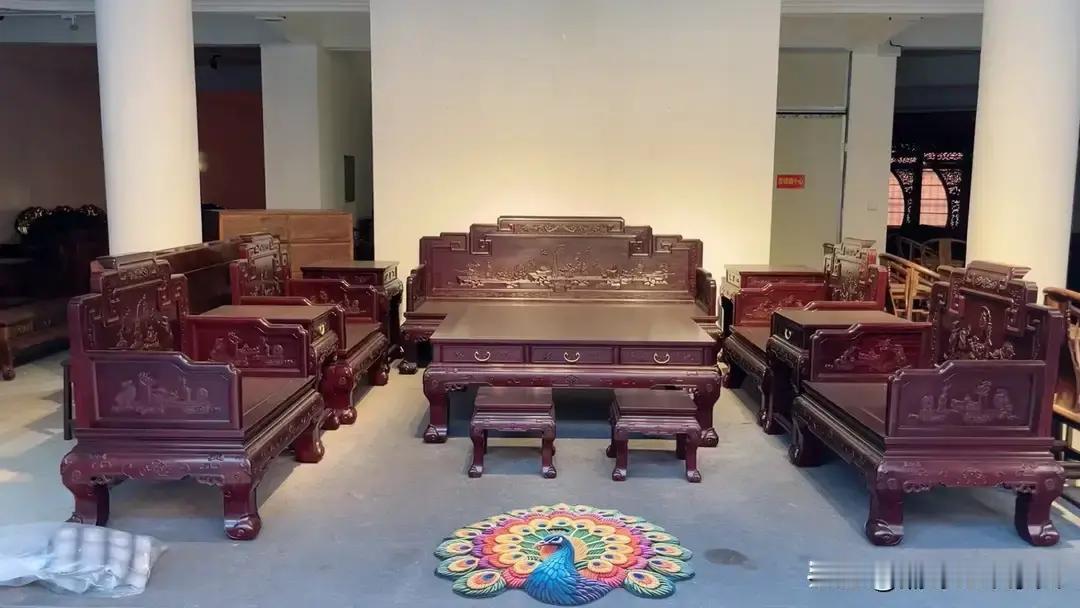 买接待沙发别只盯着价格标签，真正让外宾记住的，从来不是LOGO。去年政务采