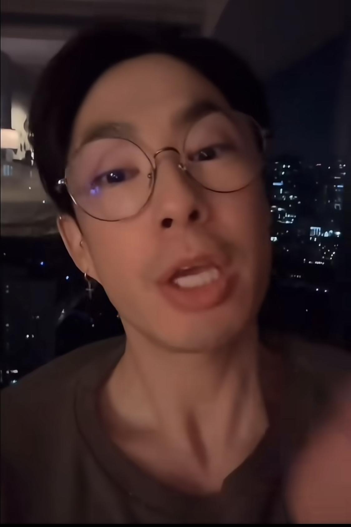 吴建豪回答粉丝提问，为什么一直这么帅？他说：洗脸、去死皮，用一切办法去黑头和