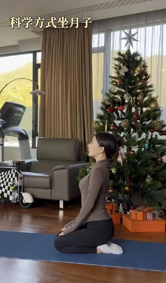 别再说方媛高攀郭富城了。她的商业账单，早就能自己签。你还在琢磨155cm的