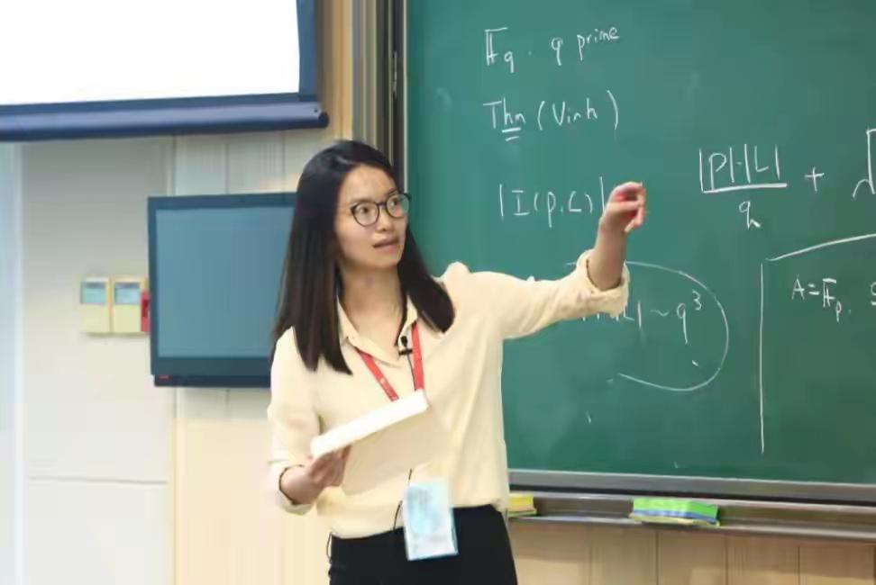 官媒发文，王虹再破天花板，让韦神和整个学术圈都“沉默”了！阅读此文前，麻烦