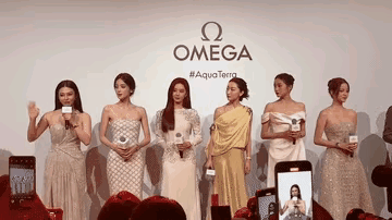 最美“星二代”跟真正的女明星一比，都变成笑话！邱淑贞的女儿沈月在普通人中还算是美