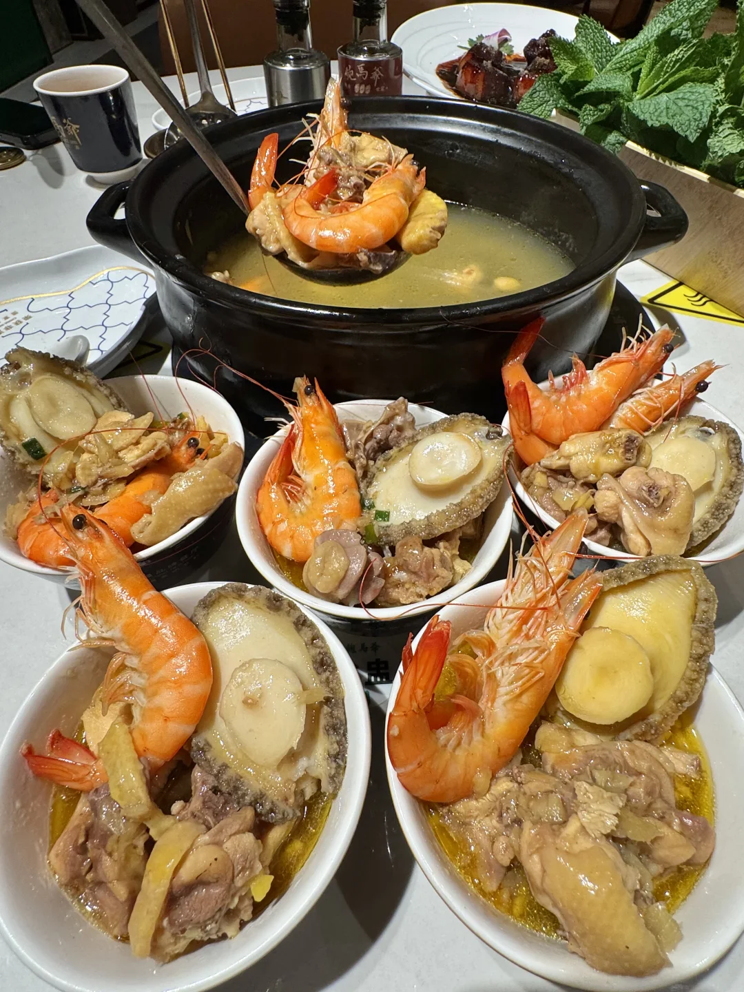 会一直去广州番禺吃的老嘢饭鸡煲！！！！