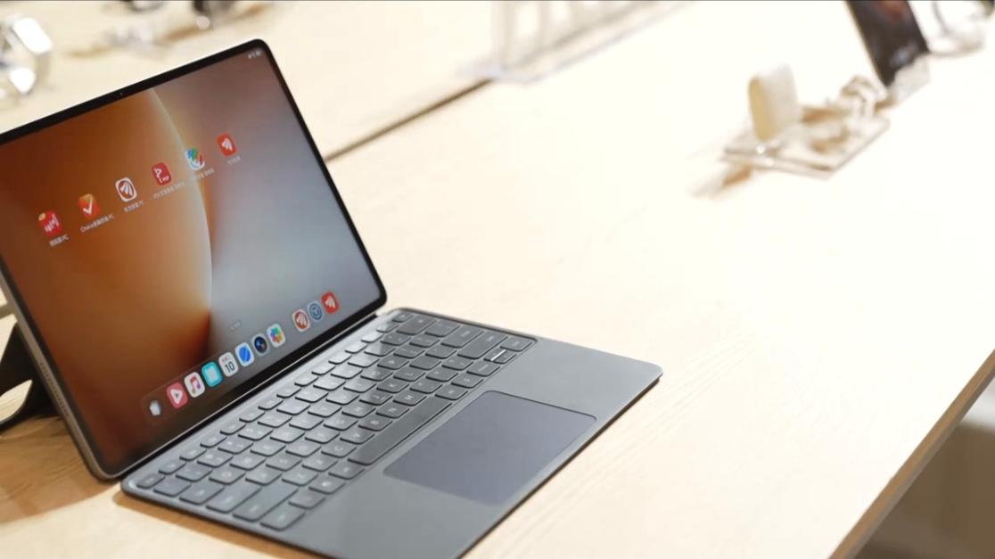 做工程设计的朋友，谁还在天天背沉重的电脑跑工地啊！荣耀平板直接把PC级CAD装进