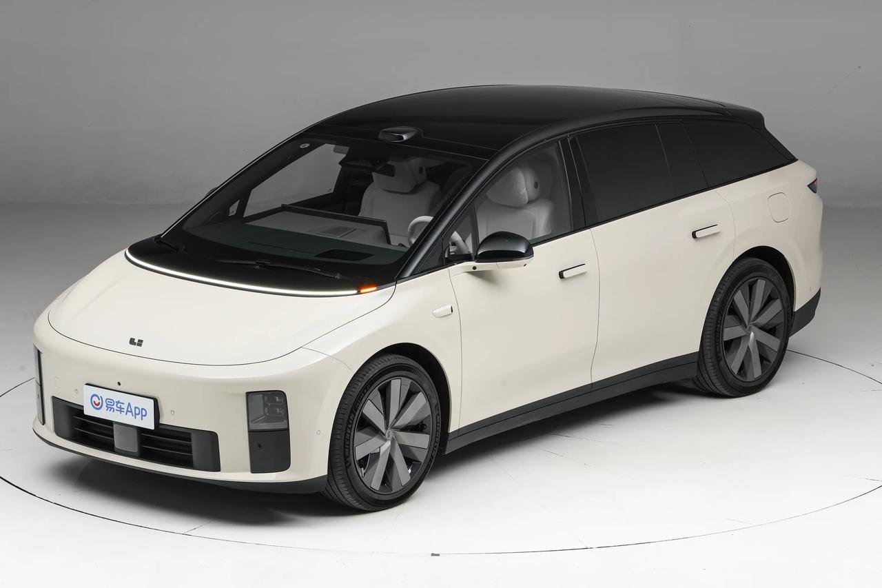 零跑D99横空出世，影响最大的可能是理想i6理想i6，车长4950mm，轴距