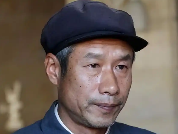 2021年，68岁演员刘佩琦被抚养20年的侄子告上法庭。对方因索要300万买房买车遭拒，竟网暴控诉叔