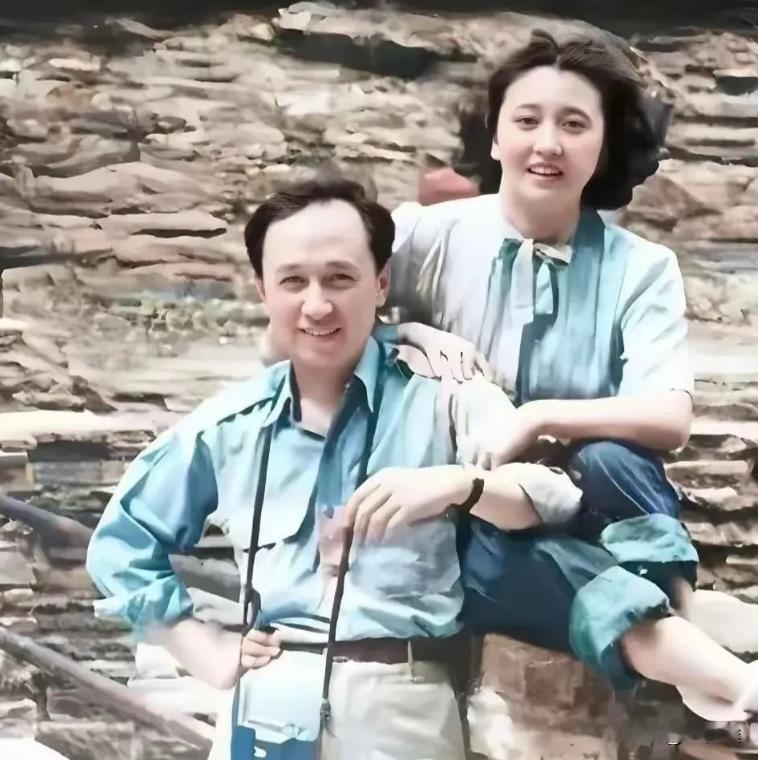 这是1949年，还在美国的钱学森先生和夫人蒋英女士的一张珍贵留影。照片中，夫妇二