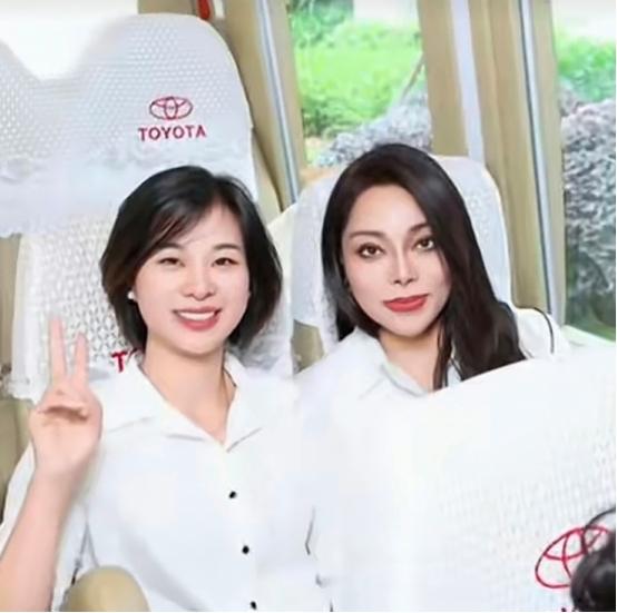 近日，阿波罗公司的老板娘应儿到重庆参加活动，本来以为张雪会出面接待，没想到最后只