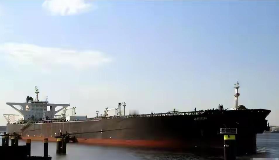 公开抢劫中国的是美国。公开制裁中国的是美国。公开卖台湾武器的是美国。公开介