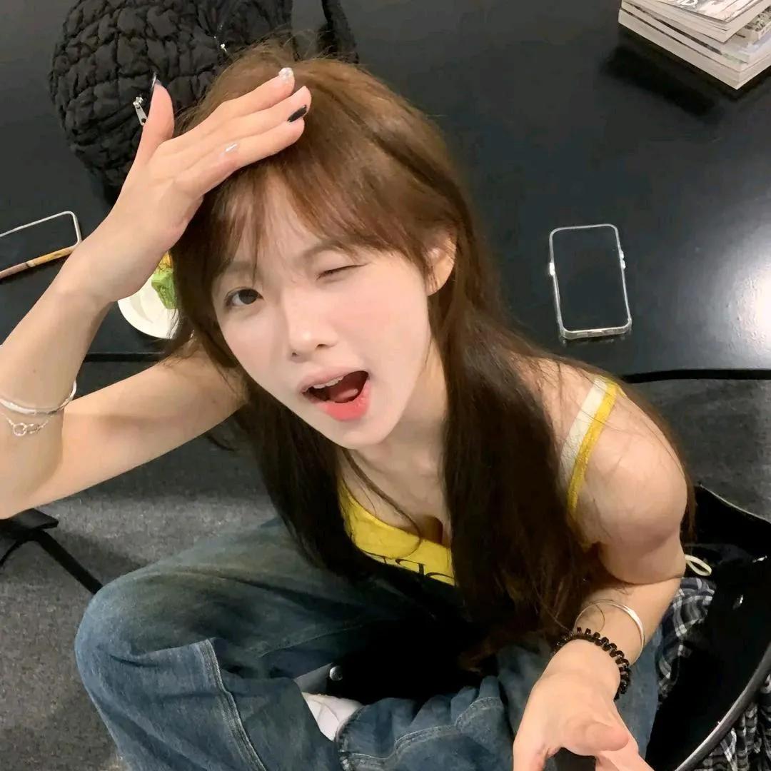 元气少女自拍：微笑的瞬间，美不胜收！少女感笑容少女感微笑女孩美少女的微笑元