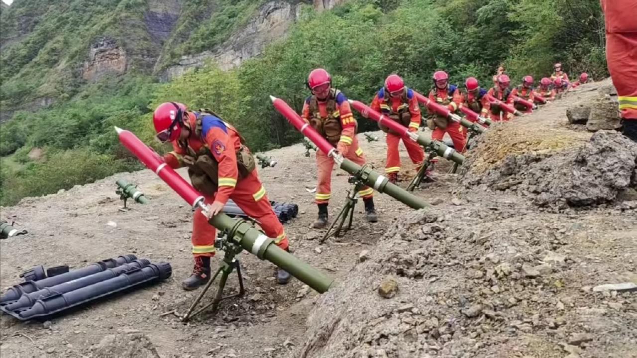 呃，当年李团长要是有区小队这火力，他是真的敢打太原[无奈吐舌]！