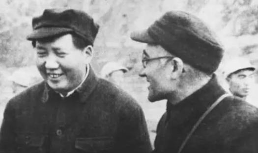 1937年，洋人医生马海德向周恩来提出想要加入中国国籍的请求，碍于当时的形势，周