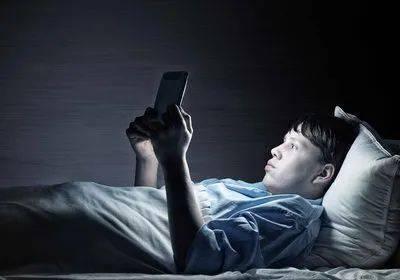“半夜醒来不要看时间”，这绝对不是危言耸听，不光睡眠专家反复忠告，自己亲身试过才
