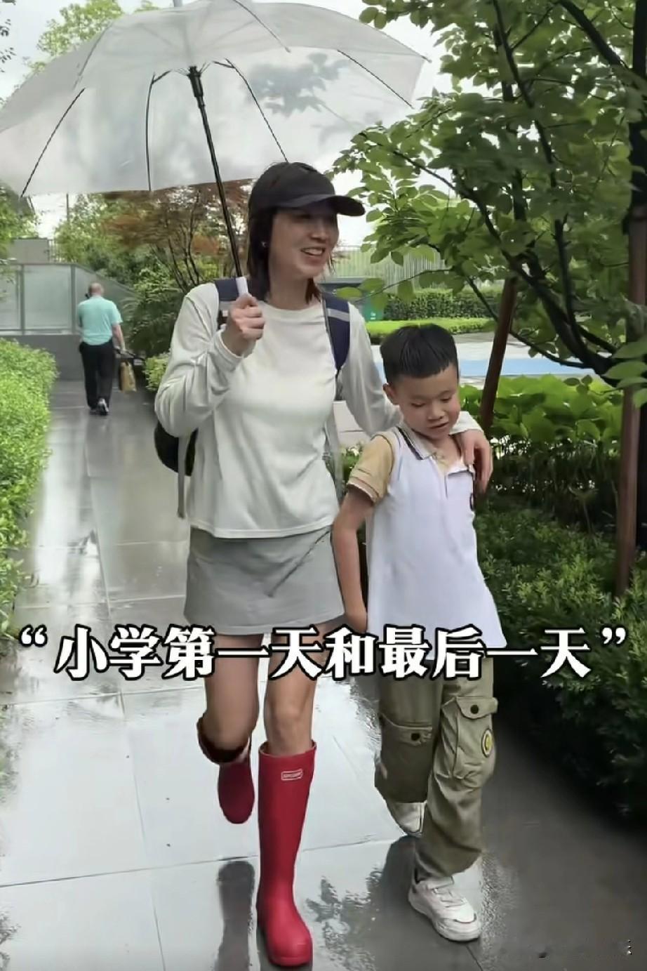 我要是秋天，长大了都得恨这样的妈。身为孩子亲妈，连孩子多大了，上几年级都不知