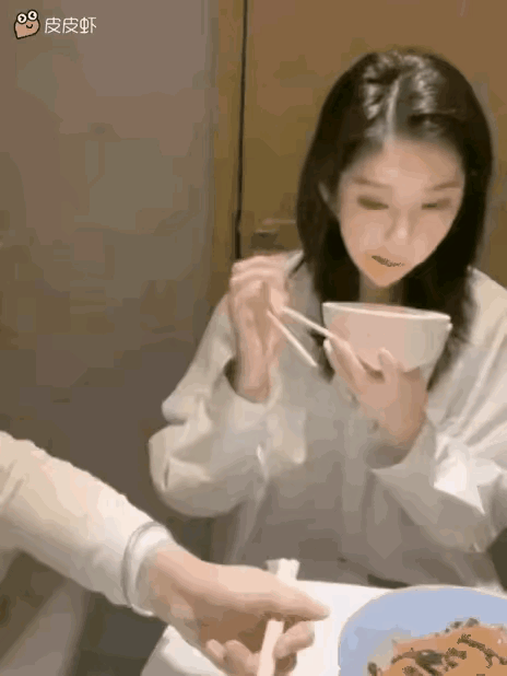 美女越想越不对劲，这也确实说不过去啊！