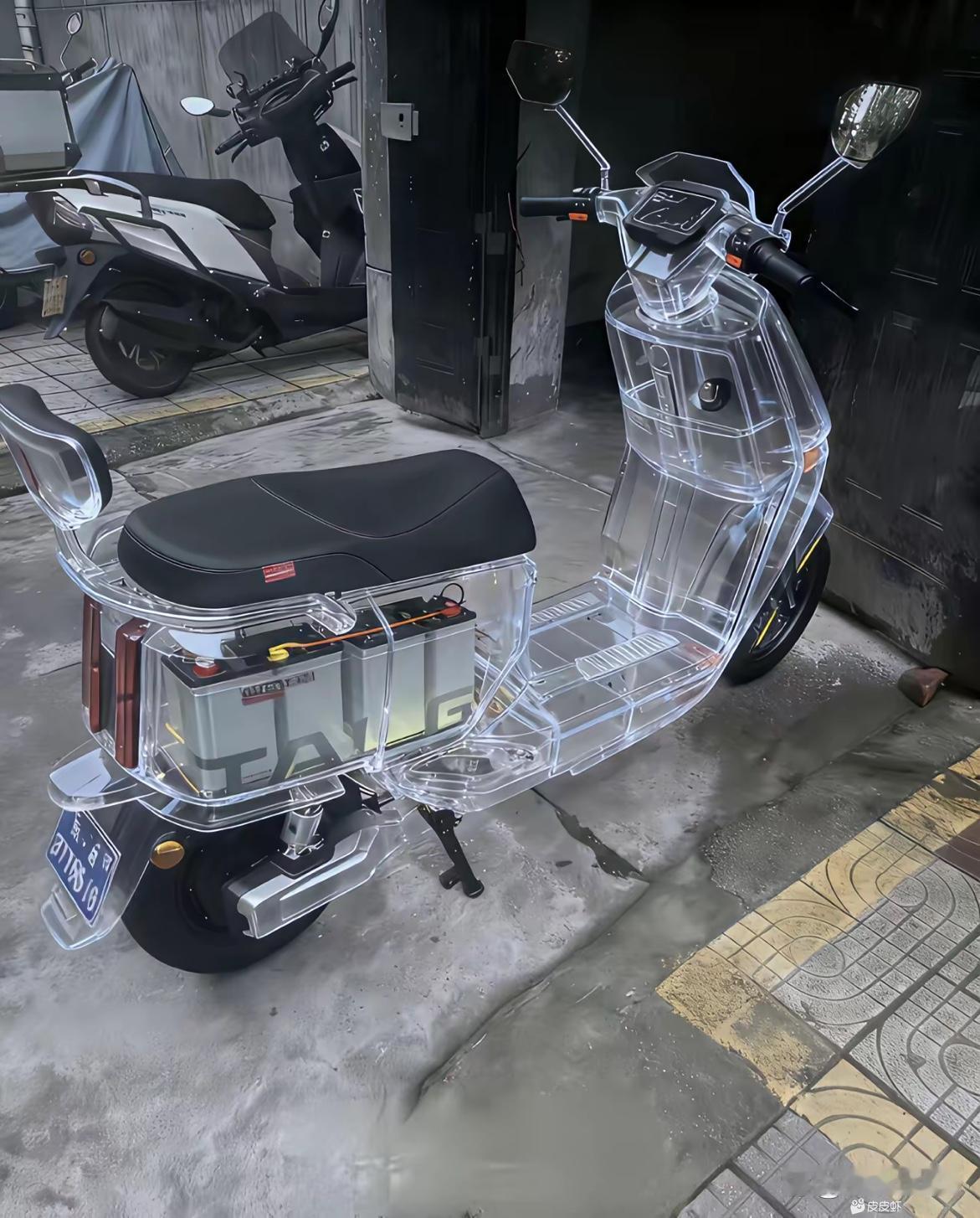 老公给我买个电动车，你们说我敢骑吗？[呲牙笑]