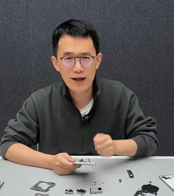 我有种预感王腾今后估计很难找工作了不是因为失职，也不是因为泄/密，而是因为所