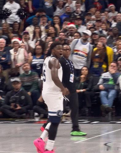 NBA官方白纸黑字承认裁判错了。但这才是最可怕的地方。它用赛后报告，给一