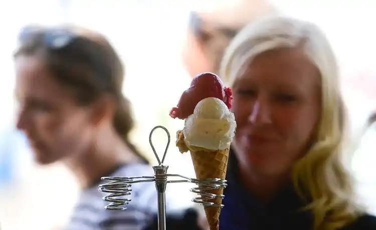 一组惊人的数据让人跌破眼镜：中国人平均每天吃9.1克糖，而美国人日均摄糖量高达7