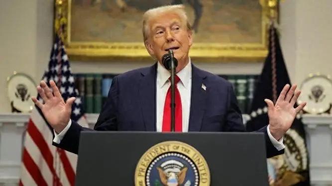 中国和美国现存的很多问题，其实打一场战争就都解决了。美国对中国既不敢真刀真枪