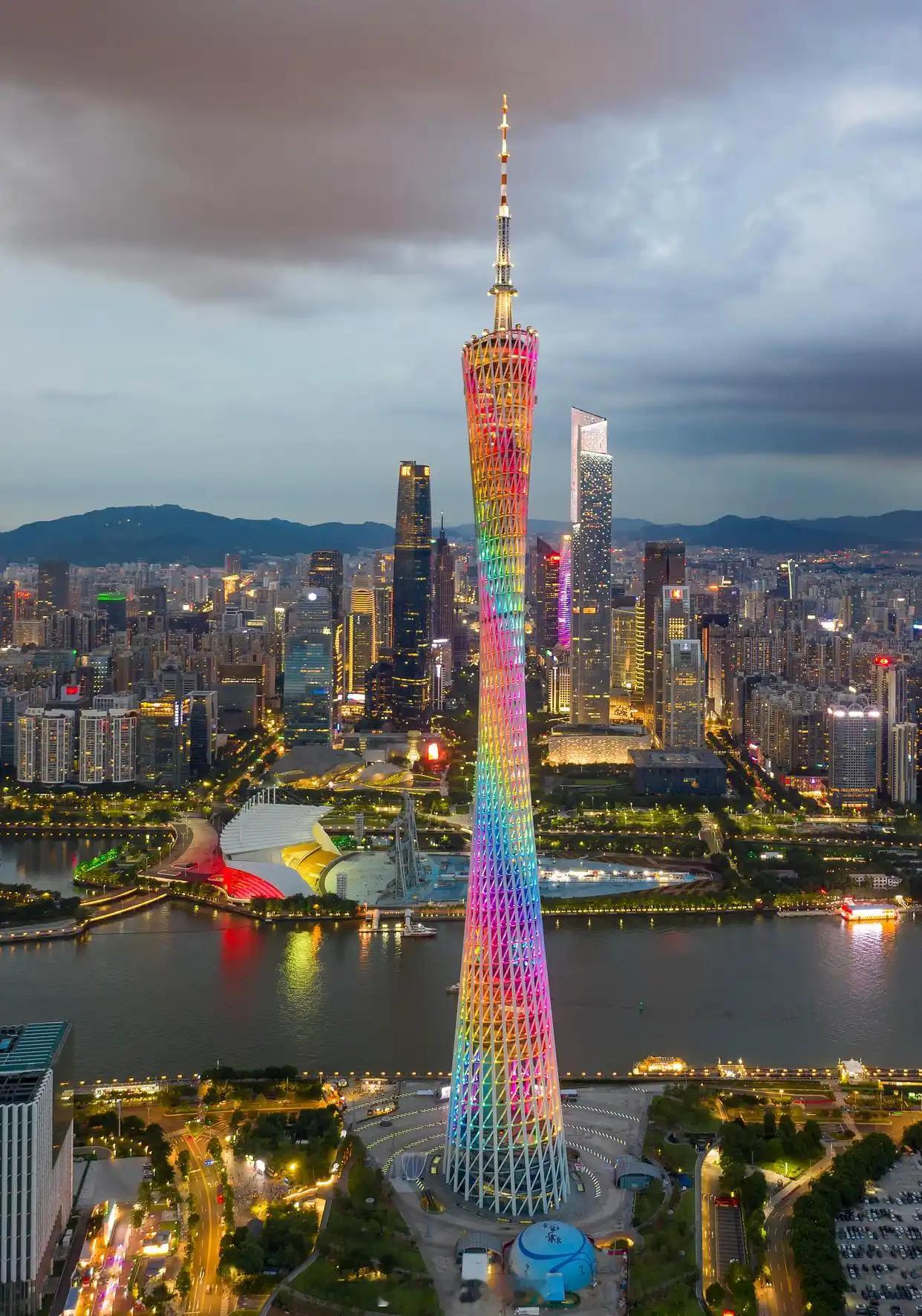 17级台风逼近！广州塔会折断吗？工程师揭秘600米高空抗风黑科技当17级台风“桦