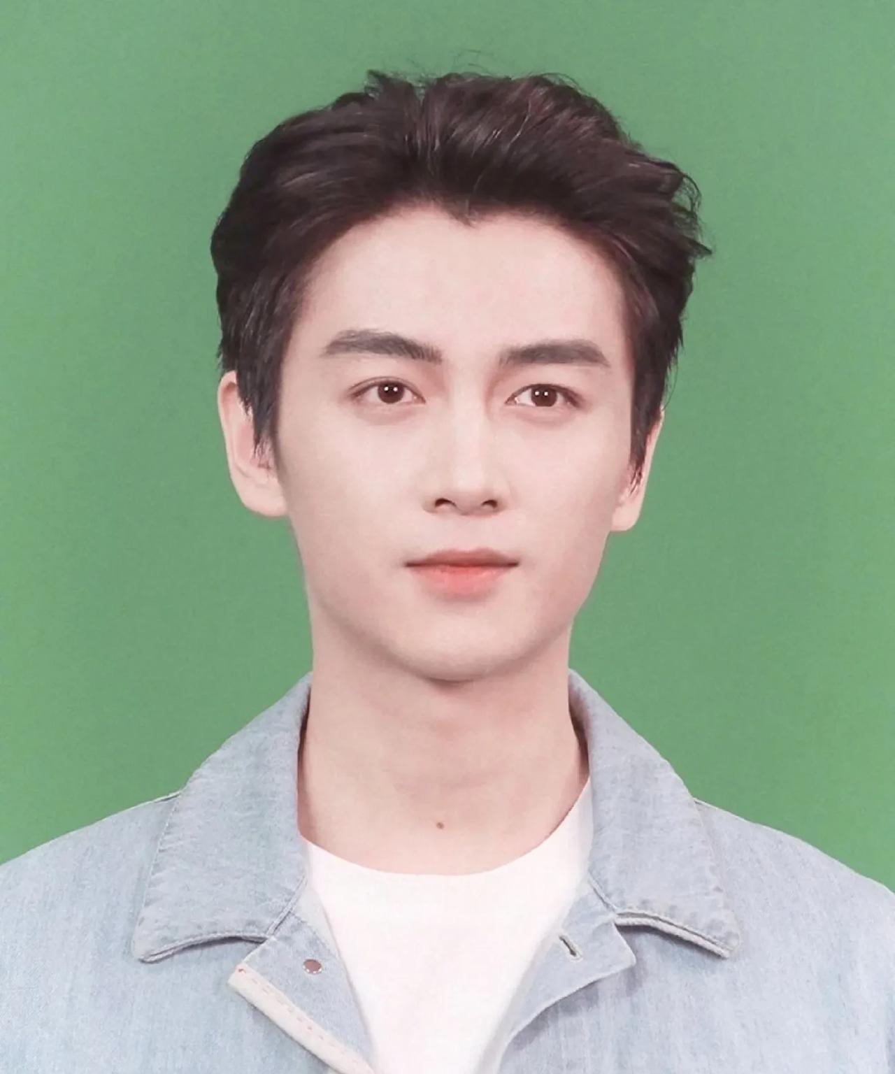 本以为陈晓只是一个演员直到现在才发现原来他还有这么不为人知的一面！陈晓不光