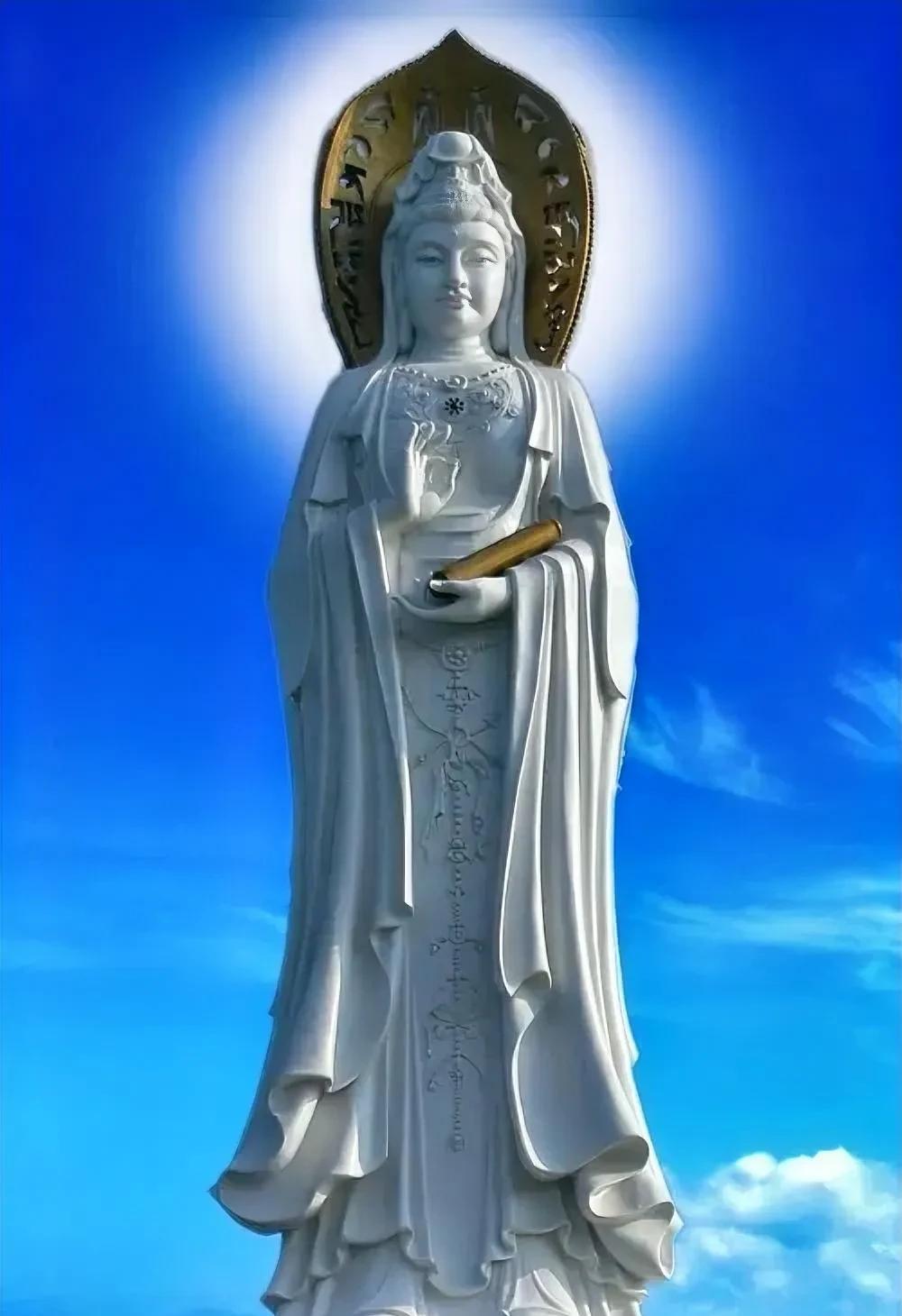 农历六月十九，是观世音菩萨成道之日。这一天，承载着对菩萨证得无上菩提、发愿普渡众