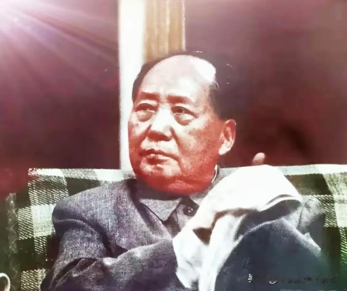 毛主席“糖衣炮弹”警示成真！军工3人被策反，12份机密送境外换牢狱谁能想到