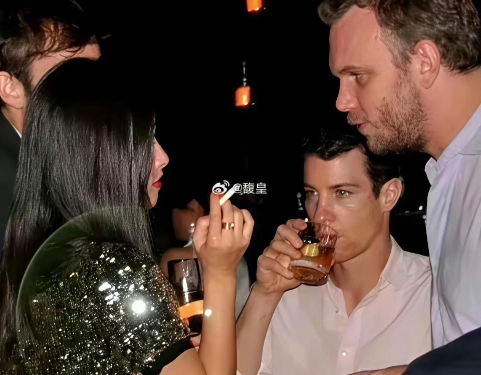 朱珠的脸才是耳环消失术​​​