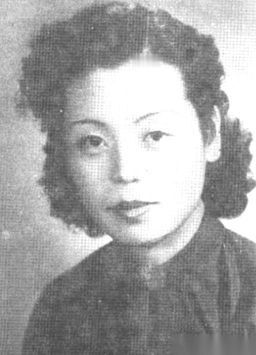 有时候刷到一些故事，后劲儿大到睡不着。一个老太太，93岁，在纽约去世。尸体在