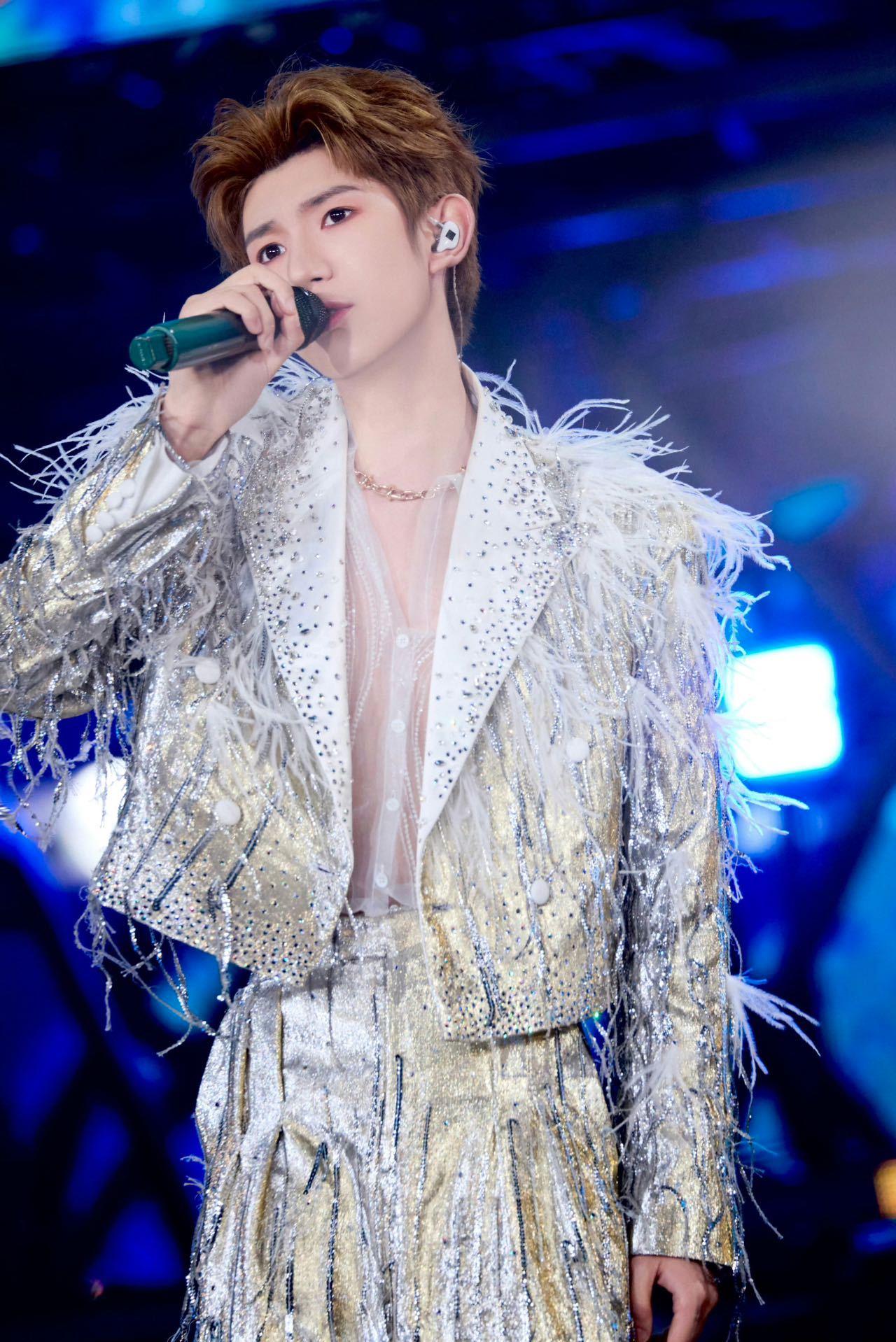 王源上海演唱会加场我也想亲自感受一下王源演唱会😭