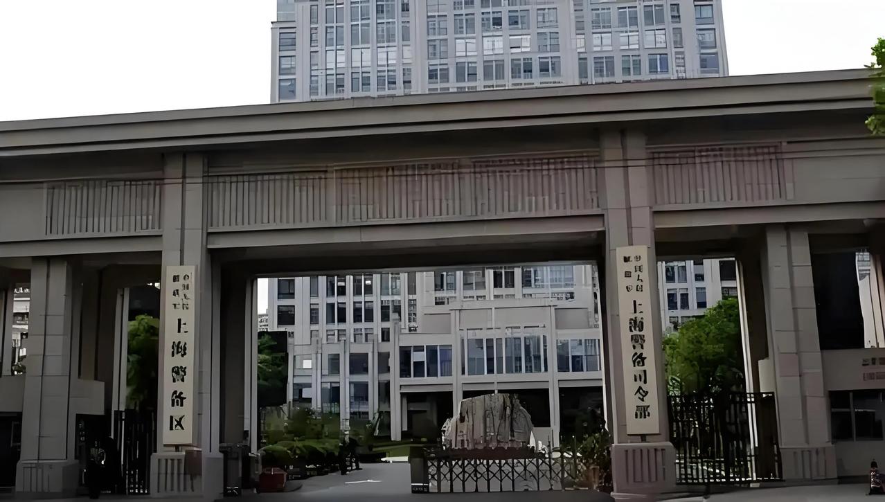 警备区VS水警区/军分区/卫戍区：哪家更强？1、警备区VS水警区：陆地VS海