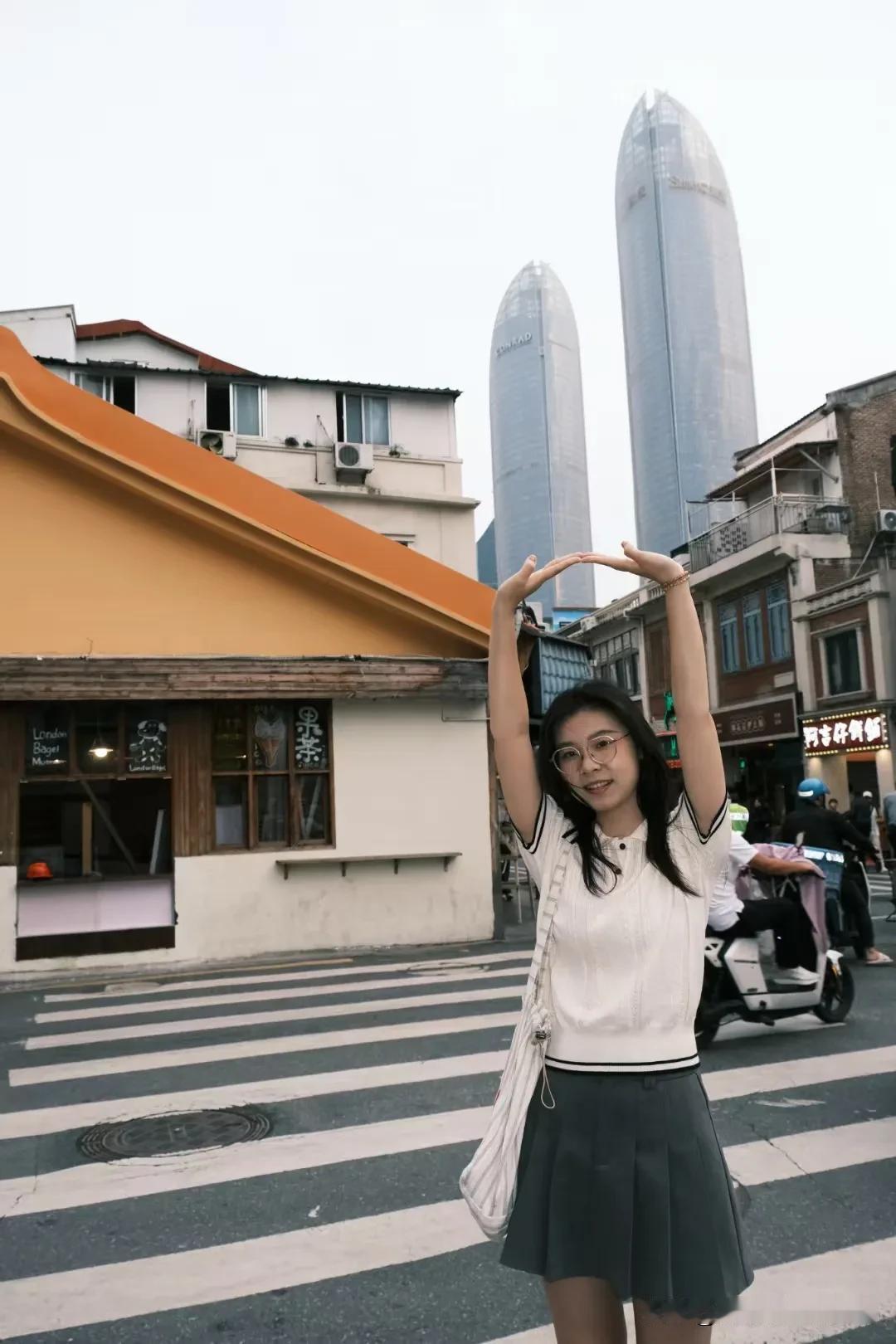 沙坡尾的街拍女生