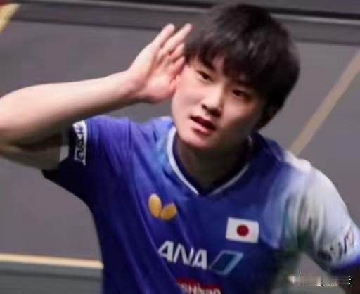张本智和赢林兆恒后又开始“嘚瑟”昨天，混团比赛，日本队对阵香港队第三盘，张本智